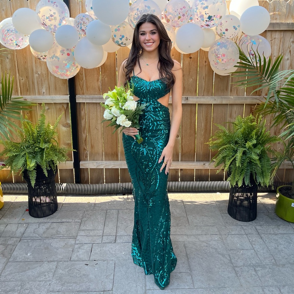 Green shimmer, mermaid style prom dress
